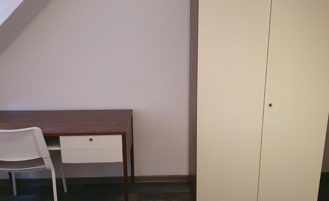 Hotel Berkut Фюрт Экстерьер фото