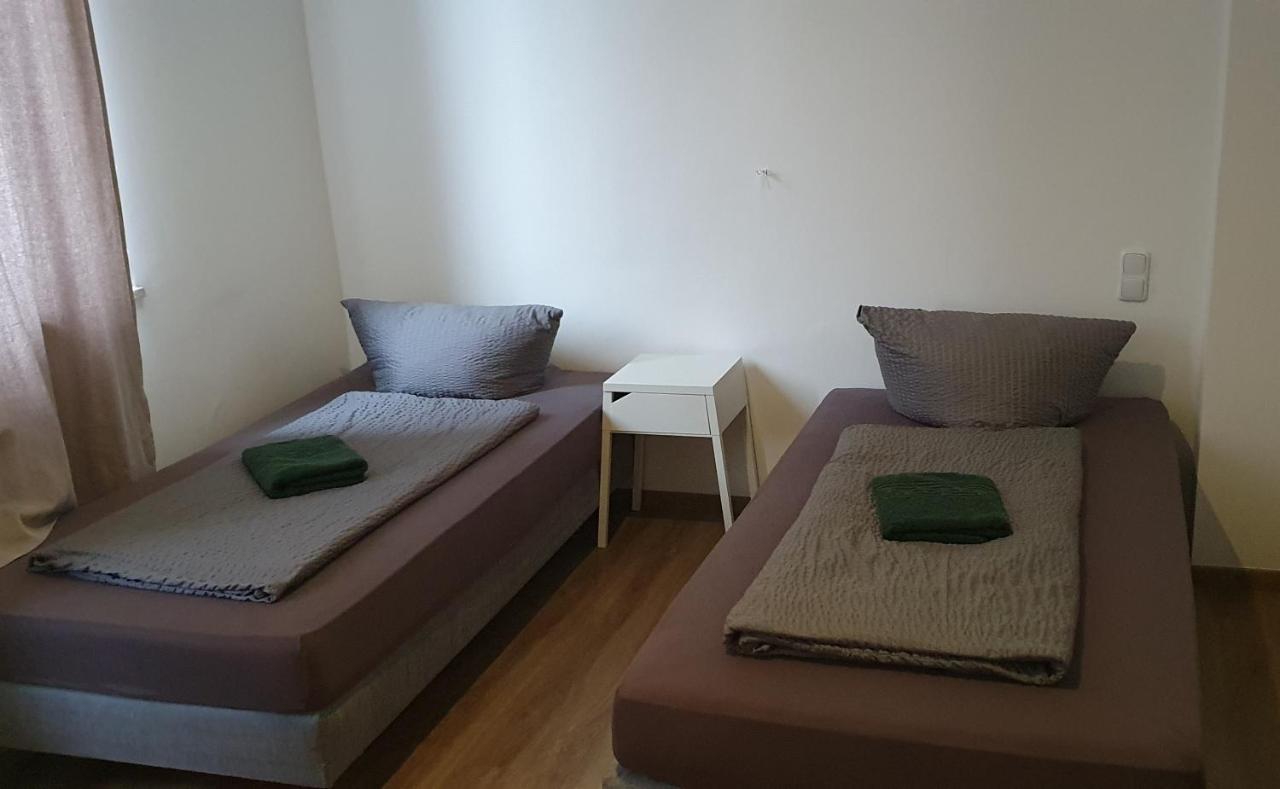 Hotel Berkut Фюрт Экстерьер фото